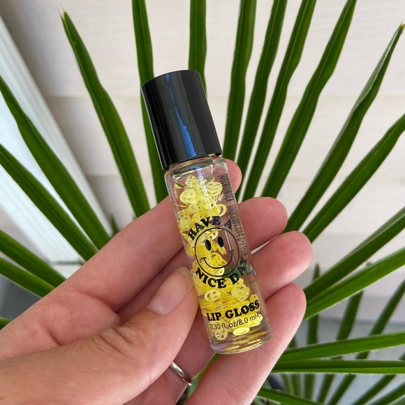 Y2K have a nice day 90’s roll on lip gloss makeup - Picture 2 of 11